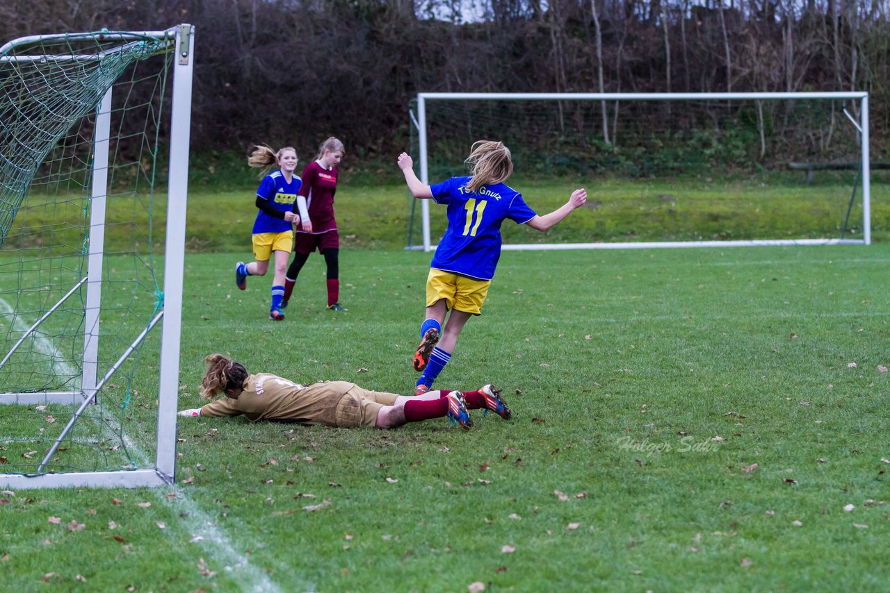 Bild 217 - B-Juniorinnen TSV Gnutz o.W. - SV Henstedt Ulzburg II : Ergebnis: ca. 5:0